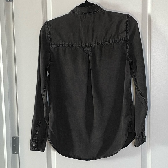 American Eagle Grey Chambray Button Up - Picture 6 of 6